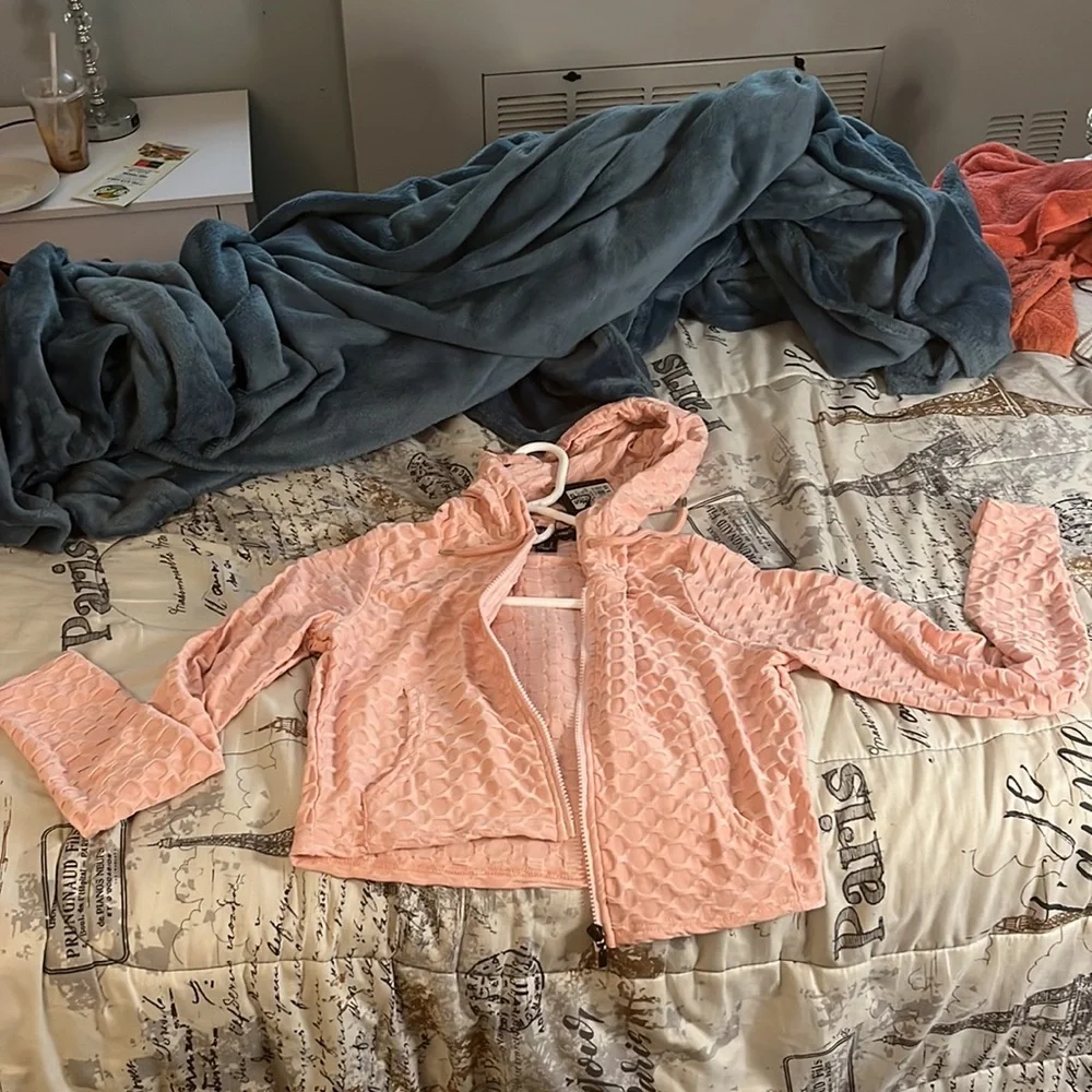 Two piece pink set - Picture 2 of 3